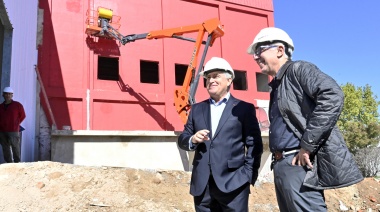 En El Talar, Julio Zamora recorrió la obra de la nueva planta de la empresa Fischer
