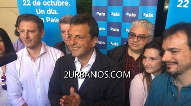 Massa y Jofre, recorrieron el centro de Caseros.