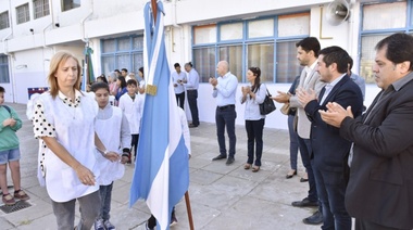 Leo Nardini compartió el inicio de clases con alumnos de Villa de Mayo