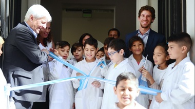 Andreotti inauguró la nueva Escuela N° 1 a 200 años de su creación