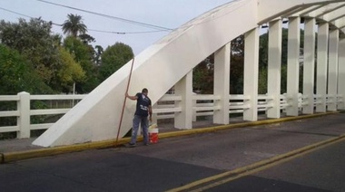 Tigre realizó trabajos de mantenimiento en el puente Dardo Rocha