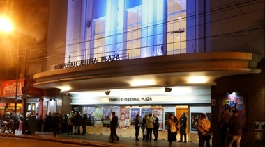Teatro y baile en la gran noche de reapertura del Complejo Plaza