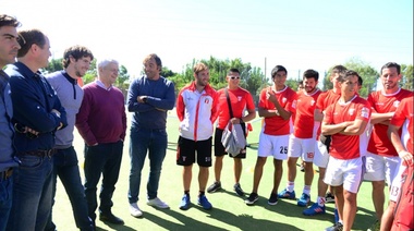 Andreotti recibió a la Selección de Perú en el Poli 7 de San Fernando