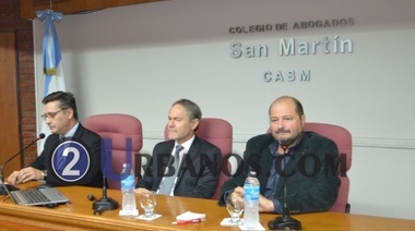 Ferrari expuso sobre la Reforma Judicial en sede del Colegio de Abogados de San Martin.