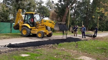Tigre continúa con los trabajos de bacheo en Dique Luján