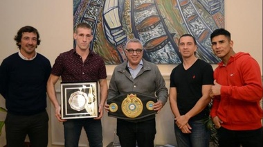 Julio Zamora recibió a Tomás “el Polaco” Morando, campeón Supermediano de la Asociación de Boxeo Argentino