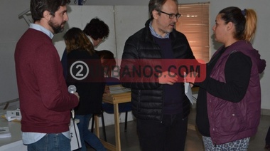Valenzuela lanzó el programa "Más Familia"