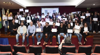Más alumnos terminan sus estudios secundarios en Malvinas Argentinas