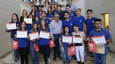 Julio Zamora reconoció a alumnos de Benavídez que participaron del Programa Municipal de Pasantías