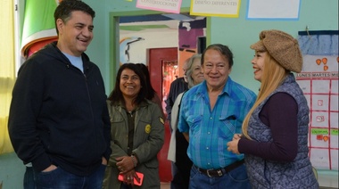 Jorge Macri visitó la cooperativa La Juanita junto a “Toty” Flores