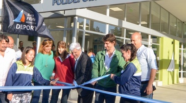 Andreotti inauguró el Polideportivo N° 10 en Victoria, cerca del río
