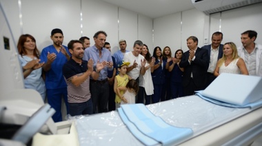 Zabaleta inauguró el nuevo tomógrafo del Hospital San Bernardino de Hurlingham, un equipamiento único en la región