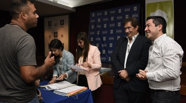 Más de 70 familias firmaron su escritura en Malvinas Argentinas