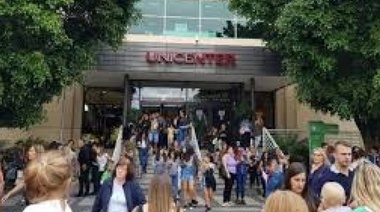 Evacuaron el shopping Unicenter por una amenaza de bomba