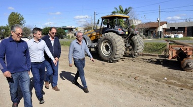 Construcción de veredas y pavimentación con fondos municipales en Ricardo Rojas