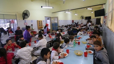 El programa de alimentación escolar de San Isidro llega a casi 100 escuelas públicas