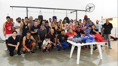 San Fernando entregó materiales deportivos al renovado Club 13 de Julio