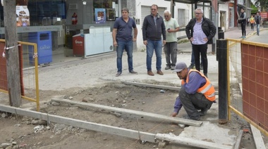Inversión municipal en Las Tunas: Julio Zamora supervisó la construcción de nuevas veredas