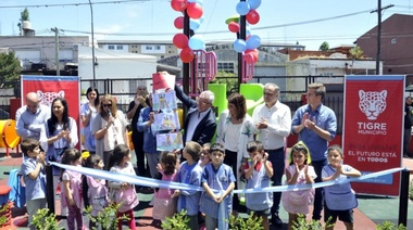 Julio Zamora inauguró los nuevos juegos del Jardín N°901 de Rincón de Milberg