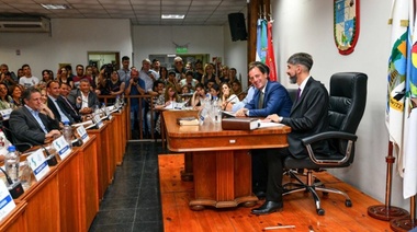 Los concejales electos de Escobar juraron en el Concejo Deliberante con la presencia de Ariel Sujarchuk