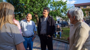 Jorge Macri recorrió la renovada Plaza Alem