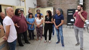 Zabaleta y Baradel recorrieron escuelas en obras en Hurlingham