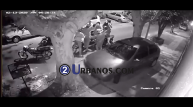 Ataque de motochorros: ocho personas asaltaron y golpearon a dos jóvenes