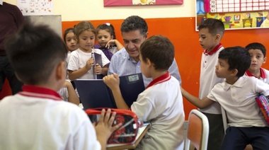 Jorge Macri presentó el programa de Ayuda Escolar para estudiantes