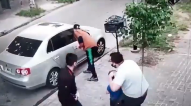 Violento robo a un papá y su pequeño hijo en Villa Ballester