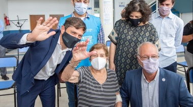 Kicillof y Vizzotti visitaron un operativo de vacunación en José C. Paz