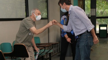Lucas Ghi recorrió centros de vacunación en el distrito