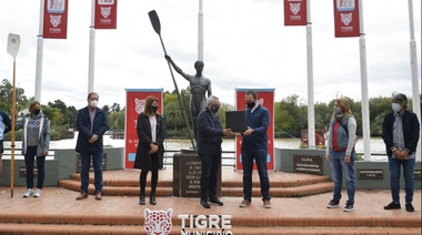 Junto a atletas locales, el Municipio de Tigre conmemoró el Día Nacional del Remero