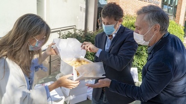 Emprendedores Gastronómicos entregaron regalos al Hospital Central