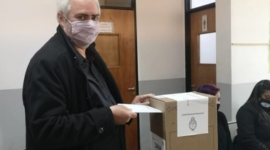 Alejandro Bodart votó en La Matanza y llamó a fortalecer al Frente de Izquierda