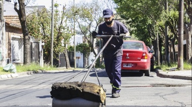 Avanzan los trabajos de bacheo y asfalto en Florida Oeste