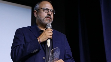 Valenzuela recibió el Premio Comunas por su gestión durante la pandemia en Tres de Febrero