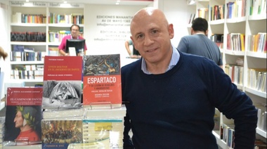 Victorio Pirillo presentó su segundo libro en la Feria del Libro