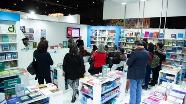 La UNAHUR presentó "En pandemia y Limítrofe" en la Feria del Libro