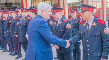 Los Bomberos voluntarios de San Fernando homenajearon a Luis Andreotti