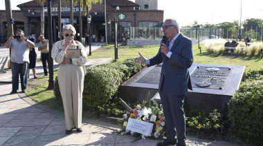 Julio Zamora homenajeó al ex intendente Ricardo Ubieto por su trabajo y dedicación en el crecimiento de Tigre