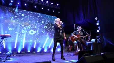 Una multitud disfrutó el show de Valeria Lynch y Mariano Martínez en San Martín