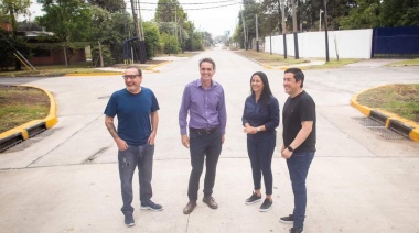 Gabriel Katopodis, Noe Correa, Leo Nardini  y Luis Vivona inauguraron un nuevo tramo de pavimentación de la calle Brasil, en la ciudad de Tortuguitas