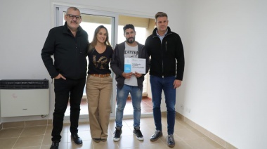 Malena Galmarini junto a autoridades del SGBATOS y del Ministerio de Desarrollo Territorial y Hábitat realizaron una nueva entrega de viviendas en Tigre