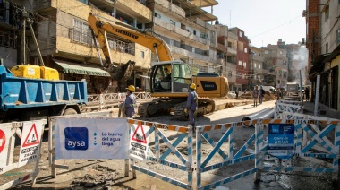 Continúan las obras de AySA para llevar agua potable y cloacas a 50 mil personas del barrio Padre Ricciardelli en CABA