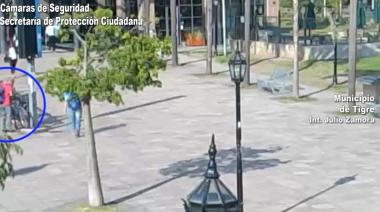 Las cámaras lo captaron cuando robó una bicicleta y fue detenido por el COT