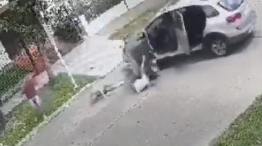Merlo: Una pareja de adultos mayores terminó en el hospital luego que un delincuente los atropellara para robarle el auto