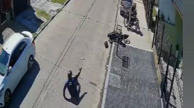 Motochorros balearon a un policía en Villa Luzuriaga tras un intento de robo