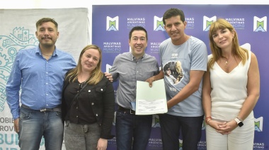 Se realizó la firma de 36 escrituras para familias de Malvinas Argentinas
