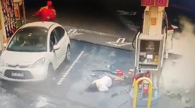 El video del choque de Tiago Palacios contra una estación de servicio