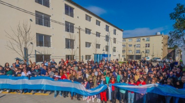 Juan Andreotti y los vecinos del Barrio Tiro Federal inauguraron una nueva torre de viviendas